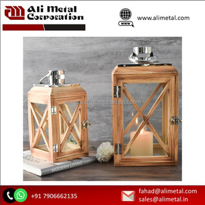 Lanterne en bois résistante aux intempéries The Patio's Friend avec un design unique pour la décoration et la personnalisation du jardin et du mariage - Product Image 3
