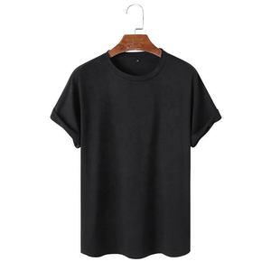 Camiseta oversized de moda diseñada para uso diario con un tacto suave y un ajuste holgado que realza tu guardarropa informal. - Product Image 1