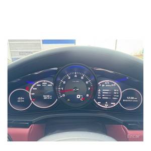 Porsche Cayenne 3.0 Coupé 2024, 80 000 km, Boîte Automatique, Sièges en Cuir, Volant à Gauche avec Caméra Arrière - Product Image 3