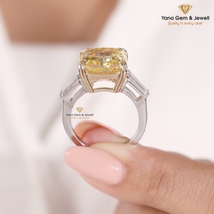 แหวนทองคำแท้ 14K ประดับเพชร CVD แล็บโกรว์ 7.00 กะรัต รับรองโดย IGI ทรงเรเดียนท์คัท ดีไซน์ทันสมัยสำหรับผู้หญิง ความใส VS2 สีเหลืองสดใส - Product Image 4
