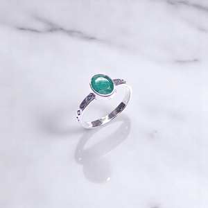 Bagues en argent sterling 925 avec rubis et émeraudes de taille ovale, design artisanal, prix de gros, bijoux en argent - Product Image 2