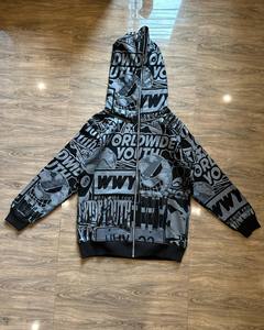 Sweat à capuche streetwear personnalisé avec logo, effet délavé, en molleton bouclette de coton épais, coupe oversize et courte pour homme - Product Image 3