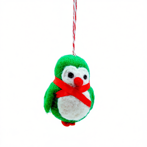Pingouin vert fait main en feutre de laine - Product Image 2