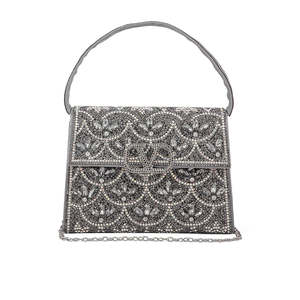 Sac de soirée gris fantaisie P24333 avec un design d'épaule unique - Product Image 3