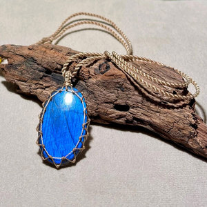 Collar de Labradorita Hecho a Mano, Colgante de Piedra Azul Natural, Cordón Ajustable, Joyería Artesanal Boho con Piedras Preciosas - Product Image 2