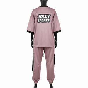 Conjunto de pantalón y camiseta de malla de poliéster premium GSM para mujer, transpirable, rosa y negro, con logo termotransferible. Conjuntos de pantalón y camiseta de malla para mujer. - Product Image 2