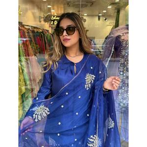 Salwar Kameez de Seda de Diseñador, Top-Bottom y Dupatta con Bordado de Lentejuelas, Talla XL para Bodas - Product Image 6