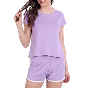Ensemble T-shirt et short d'hiver pour femme, fentes latérales, coupe ample, ourlet arrondi, manches courtes, au-dessus du genou, tenue décontractée, fabrication OEM en BS 2026 - Product Image 1