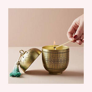 Portavelas de Metal de Lujo para Velas Aromáticas y de Té, Decoración de Pascua para el Hogar, Hecho a Mano para Espacios Modernos - Product Image 1