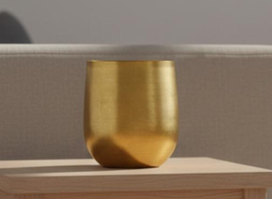 Jardinière en laiton durable et élégante au fini laitoné, d'aspect vintage, idéale pour les espaces domestiques ou de bureau recherchant un charme classique - Product Image 4