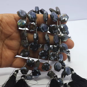 Cuentas hexagonales de labradorita natural con revestimiento plateado, de 8-12 mm, cuentas sueltas de labradorita con forma elegante para la elaboración de joyería. - Product Image 1