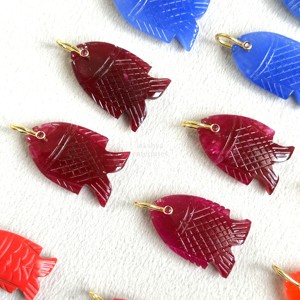 Colgante de pez de cuarzo rubí AAA, amuleto de piedra preciosa tallado a mano, dijes de pez de cristal en plata 925 de alta calidad, 30 mm - Product Image 1