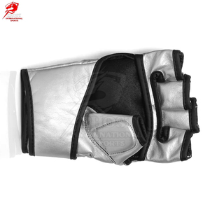Gants de boxe en cuir argenté à séchage rapide et à doigts ouverts pour la compétition de kickboxing et de Muay Thai - Product Image 6