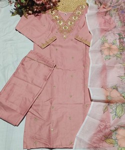Pink Embroidered Cotton Kurta / Kurti Floral Dupatta Women Traditional Wedding Party Wear India Pakistan Style Hand Drawn Sun - Product Image 3