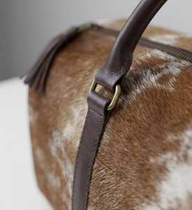 Bolsa de Lona Premium de Cuero Genuino con Estampado de Vaca, Cierre de Cremallera, Correa de Hombro Arqueada Desmontable, Unisex, Estilo Hobo, Grande - Product Image 5