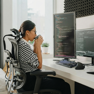 UNIVENTURE: Sistemas Avanzados de Amplificación de Tráfico para Desarrolladores de Javascript y Frameworks Frontend Dirigidos para Empresas - Product Image 4