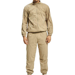 Ensemble coupe-vent pour homme, vêtements de sport actifs, alliant tissu respirant et pantalon flexible pour les besoins quotidiens de mouvement. - Product Image 4