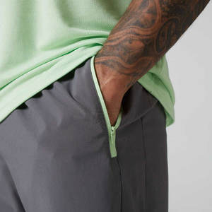 Conjunto Deportivo Cómodo para Hombre, Camiseta y Pantalones Cortos de Tela Elástica, Ideal para Entrenamiento, Running y Ejercicio al Aire Libre - Product Image 5