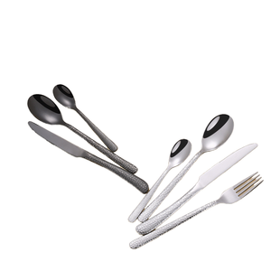 Ensemble de couverts de luxe en acier inoxydable style occidental, motif martelé, couteau à steak, fourchette et cuillère pour dîners en famille, offrant une utilisation durable - Product Image 1