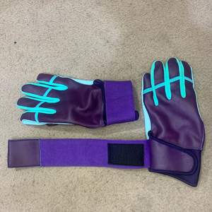 Guantes de Bateo de Cuero Rojo con Detalles Azules, Cierre de Velcro, Diseño Acolchado para Entrenamiento, Talla Adulto Unisex - Product Image 4