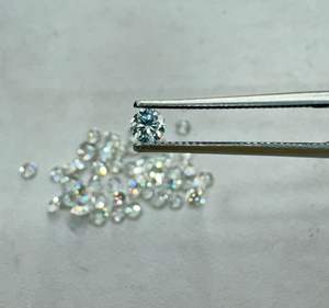 Diamantes cultivados en laboratorio listos para exportar, ideales como accesorio de joyería étnica, perfectos para las noches de Navratri, Garba y otras ocasiones de danza cultural. - Product Image 5