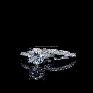 ชุดแหวนแต่งงานมอยส์ซอไนต์สีเงิน925 5CT เครื่องประดับแหวนเพชรโมอิสทรงกลมพร้อมใบรับรอง IGI - Product Image 5