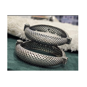 Brazalete de Plata Oxidada Aura, Colección Increíble de Diseños de Plata Oxidada de Primera Calidad, Brazalete Moderno para Mujer - Product Image 4