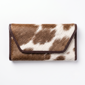 Portefeuille Trifold en Cuir de Vachette Véritable avec Poche Zippée, Fentes pour Cartes et Fermeture à Bouton-Pression – Style Western Bohème Cowgirl - Product Image 1