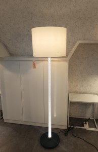 Lámpara de Pie Moderna de Metal con Pantalla de Tela, E26/E27 LED 6W, Luz Blanca Cálida, Diseño Minimalista para Sala de Estar - Product Image 6