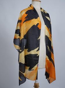 Bufanda con estampado abstracto llamativo para mujer, tela suave, chal largo, estola moderna, accesorio suave para el cuello para uso diario. - Product Image 2