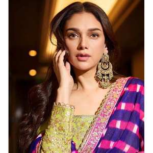 Top-Bottom y Dupatta Set de diseñador para mujer para ropa de fiesta - Product Image 2