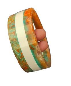 Brazalete de resina de tamaño personalizado de alta calidad Atractivo diseño de Ángel Pulsera tallada en epoxi Joyería de moda GSG - Product Image 1