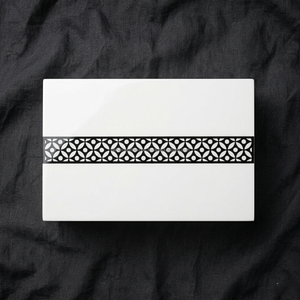Caja de Joyería Rectangular Clásica con Diseño de Tablero de Ajedrez Blanco y Negro, Caja de Almacenamiento de Plástico Brillante para Estudio - Product Image 4