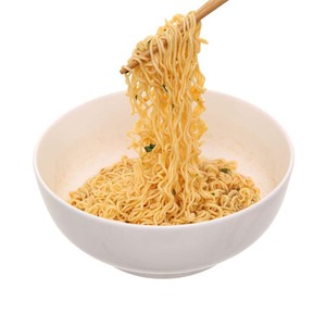 Gran Precio, Fideos Instantáneos Fritos con Carne de Res y Hierbas, Marca Vietnamita, 65g/taza, 3 Unidades - Product Image 1