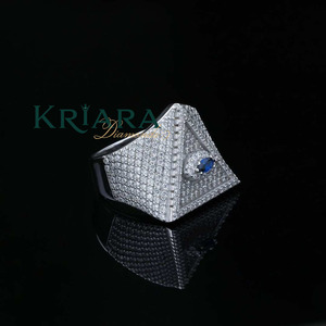 Bague en diamant or blanc, diamants ronds taille brillant cultivés en laboratoire, pierres latérales en saphir, bijoux de luxe unisexe - Product Image 2