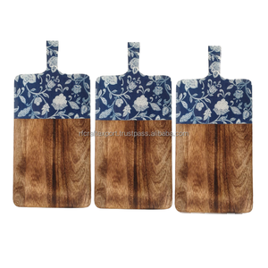 Tabla de cortar clásica recubierta de esmalte personalizada en utensilios de cocina de madera natural de la India por RF Crafts - Product Image 3