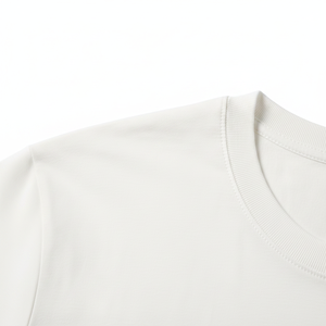 Camiseta Premium de Algodón Blanco Tejido Sólido con Logotipo Frontal, Manga Corta, Ecológica - Product Image 4
