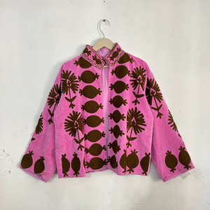 Chaqueta de Terciopelo con Bordado Suzani Rosa Estilo Vintage para Mujer, Prenda Exterior Étnica con Diseño Floral de Granada - Product Image 1