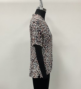 Blusa de Mujer con Estampado de Leopardo, Manga Corta, Cuello en V, Informal, Primavera Verano, Tejida, Poliéster - Product Image 3