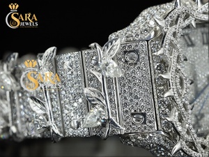 Montre de luxe artisanale entièrement sertie de diamants, bicolore, avec un grand diamant de haute qualité, calendrier complet, montre unisexe en provenance d'Inde - Product Image 3