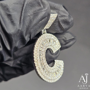 Collier tendance plaqué rhodium avec pendentif lettre C en moissanite, aspect diamant scintillant, cadeau bijou ton argent - Product Image 5