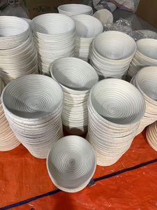 Cesta de fermentación de masa de ratán ecológica, hecha a mano en Vietnam, tazón para levantar masa, herramienta artesanal para pan, banneton ovalado de caña de 10 pulgadas - Product Image 4
