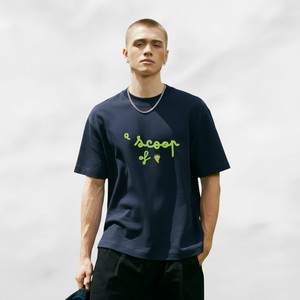 เสื้อยืดแขนสั้นผู้ชาย ผ้าฝ้ายผสมโพลีเอสเตอร์ ทรงปกติ พิมพ์ลายเรียบง่าย ระบายอากาศได้ดี เป็นมิตรกับสิ่งแวดล้อม แห้งเร็ว คอกลม - Product Image 1