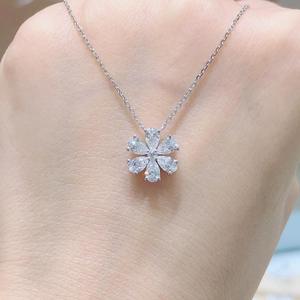 Collar de Moissanita ZAWO, Corte Brillante Redondo, Chapado en Oro y Rodio, 0.938CT, Regalo de Lujo Minimalista para Compromiso y Boda - Product Image 1