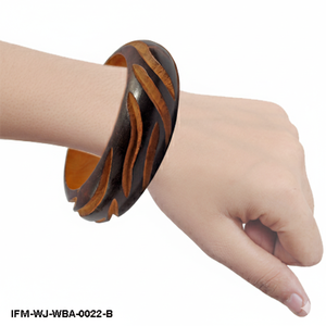 Brazalete de Madera Tallado a Mano, Acabado en Dos Tonos: Ébano Oscuro y Madera Natural, Joyería Étnica Boho - Product Image 3