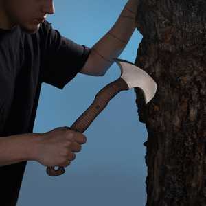 Hache avec lame en acier au carbone et manche en bois pour la survie - Product Image 5
