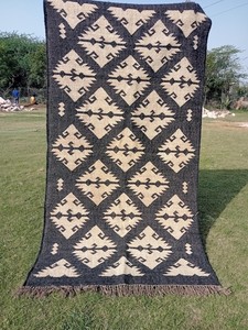 Tapis de salon rectangulaire en laine écologique, fait main, tufté à la main, motif géométrique, style Kilim, à poils moyens, facile d'entretien, par Krafterscustom - Product Image 6