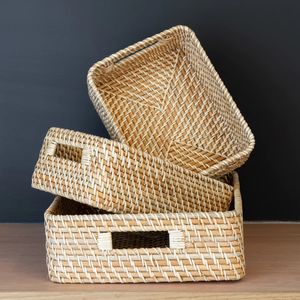 Panier de rangement rectangulaire en rotin artisanal avec poignées découpées pour la maison, l'hôtel, la station balnéaire, l'étagère, le placard, le bureau et la décoration - Product Image 4
