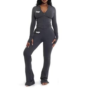 Ensemble de sport et fitness deux pièces pour femme avec logo personnalisé, col roulé, fermeture éclair, pantalon évasé, couleur unie, collection automne - Product Image 6