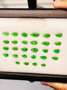 มรกตธรรมชาติจากแซมเบีย รูปทรงลูกแพร์ 28 เม็ด น้ำหนัก 19.64 กะรัต สีเขียว รับรองโดย IGI ชุดอัญมณีเข้าชุดสำหรับทำเครื่องประดับ - Product Image 4